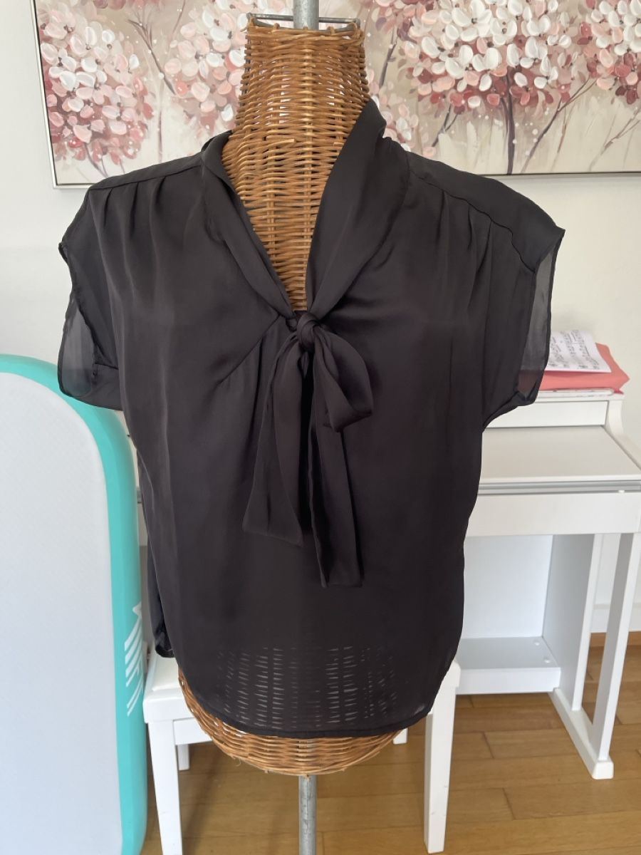 H&M Blusen: Bluse mit Schleife, H&M, 36 – Gebraucht aus Solothurn von Bobesch08