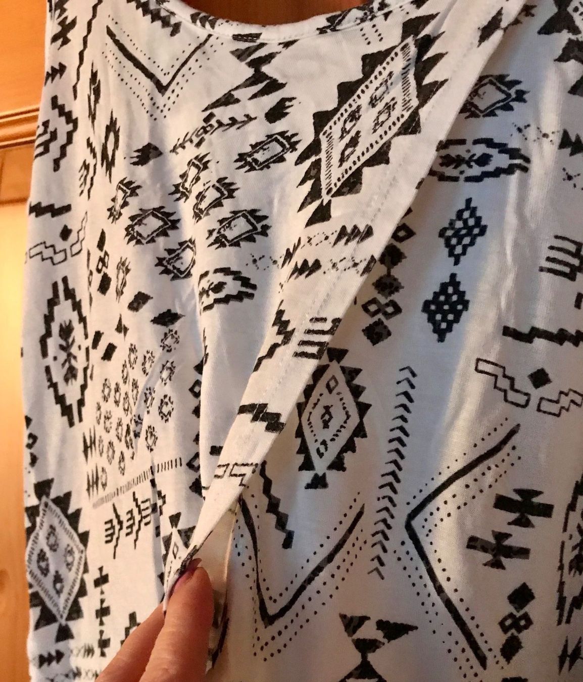 Top: CHICORÉE TOP WEISS MIT SCHWARZEM MUSTER - GRÖSSE XS – Usato da Buchs AG venduto da fischli610 3