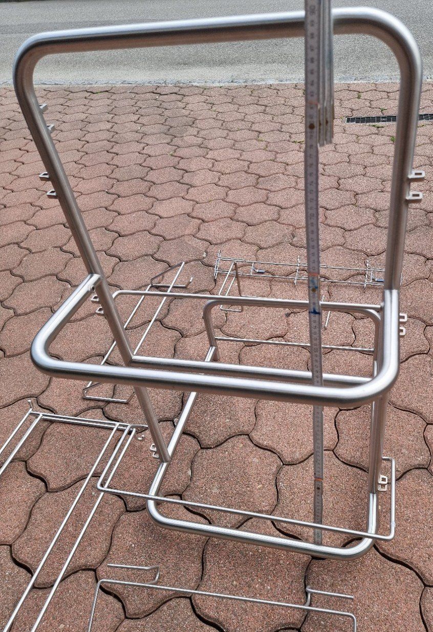 Supporti a parete: Robuster Metallkorb-Rahmen und Halterungen – Usato da Zuzgen venduto da ricard11 2