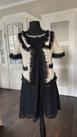 Spitzenkleid mit Jäckchen Grösse 36/38