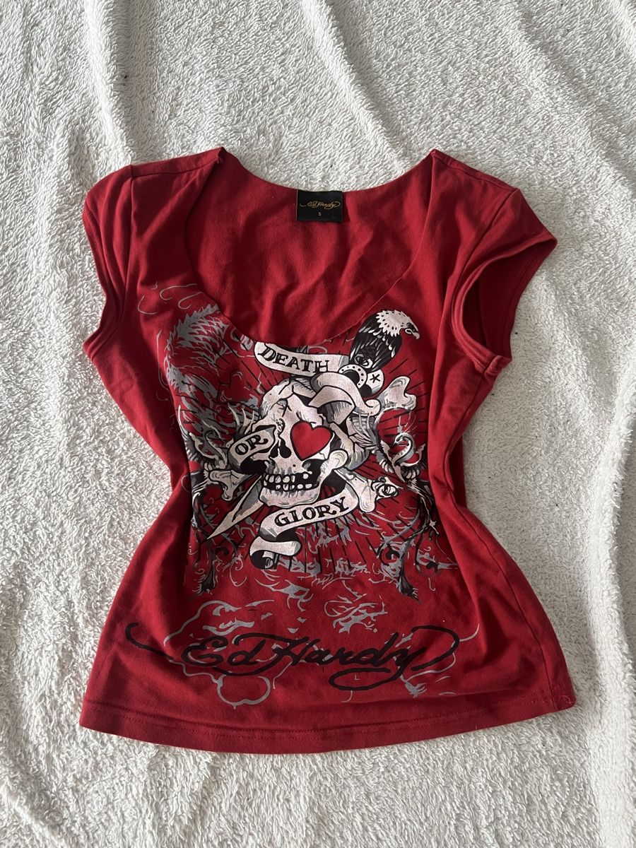 Ed Hardy T-shirts: Ed Hardy Shirt – D'occasion à Birsfelden par kik_qtt8
