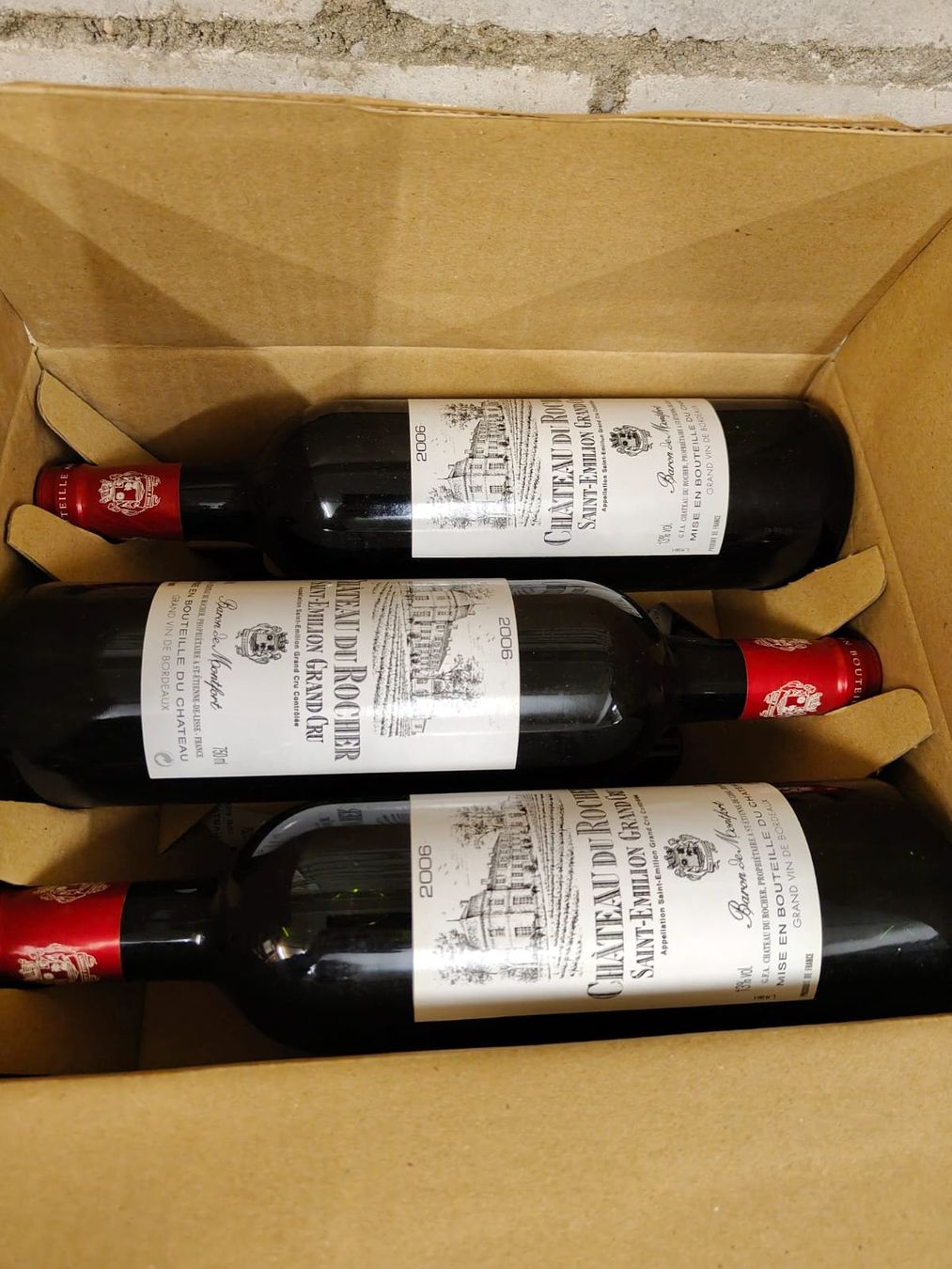 Vino: 2006 Château du Rocher – Nuovo (secondo la descrizione) da Münchenstein venduto da wusmarino 1