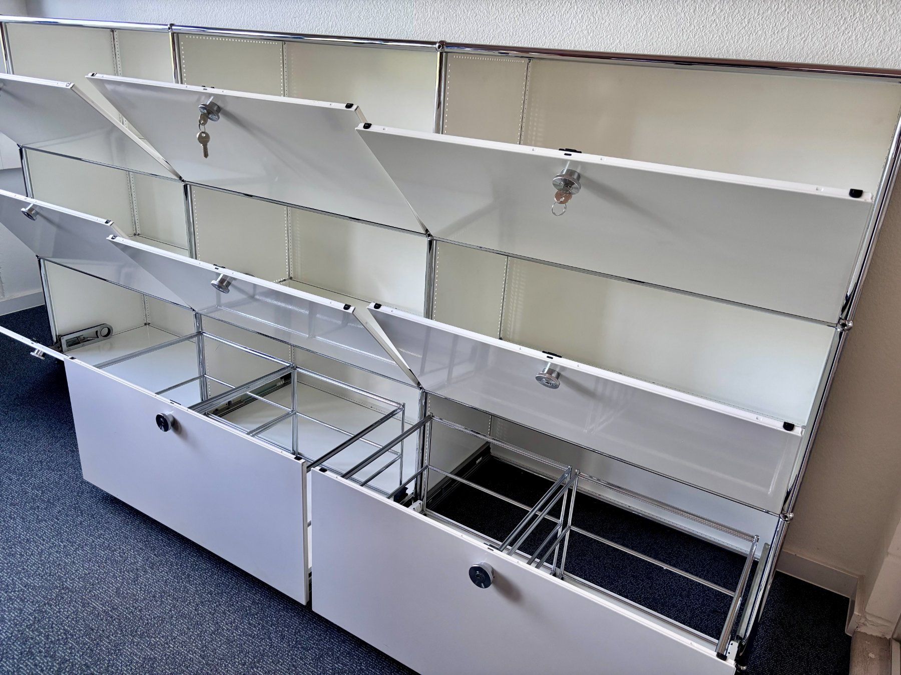 USM Scaffali: Original USM Haller Sideboard in weiss/chrom - 9 Fächer – Usato da Densbüren venduto da WernleGmbH 1