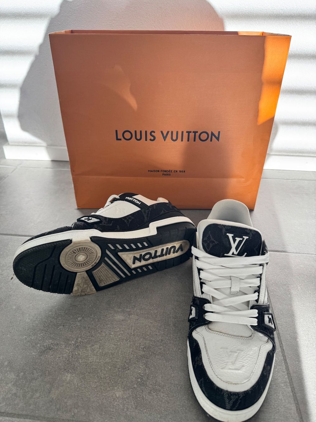 Louis Vuitton Scarpe da uomo: Baskets Louis Vuitton Trainer noir et blanc – Usato da Monthey venduto da dam_26q8 1