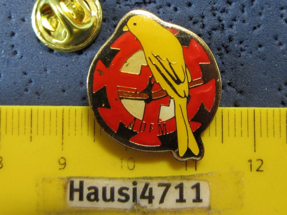PIN VOGEL GELB LIMITIERT (Gebraucht) in Ettingen für CHF 0.95 – mit ...