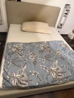 Bett hellgrau, 160x200cm, Top Zustand