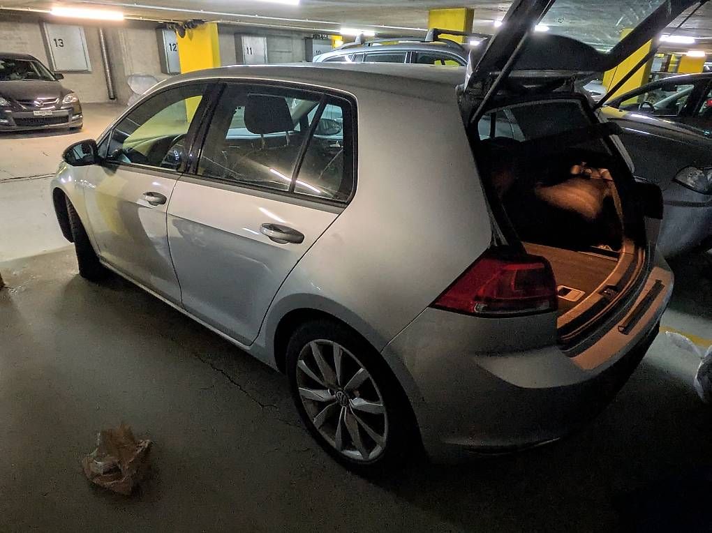 Automobili: VW Golf Highline 2.0 TDI 4Motion – Usato da Zürich venduto da MitchGros 3