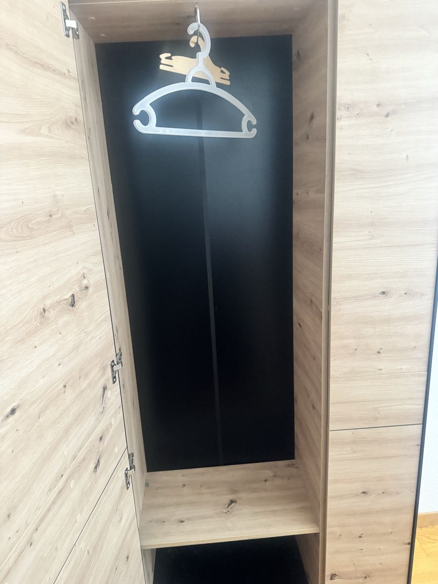 Garderobe: Schrank / Garderobe/ Aufbewarung – Gebraucht aus Oberrohrdorf von tat_69rx 2