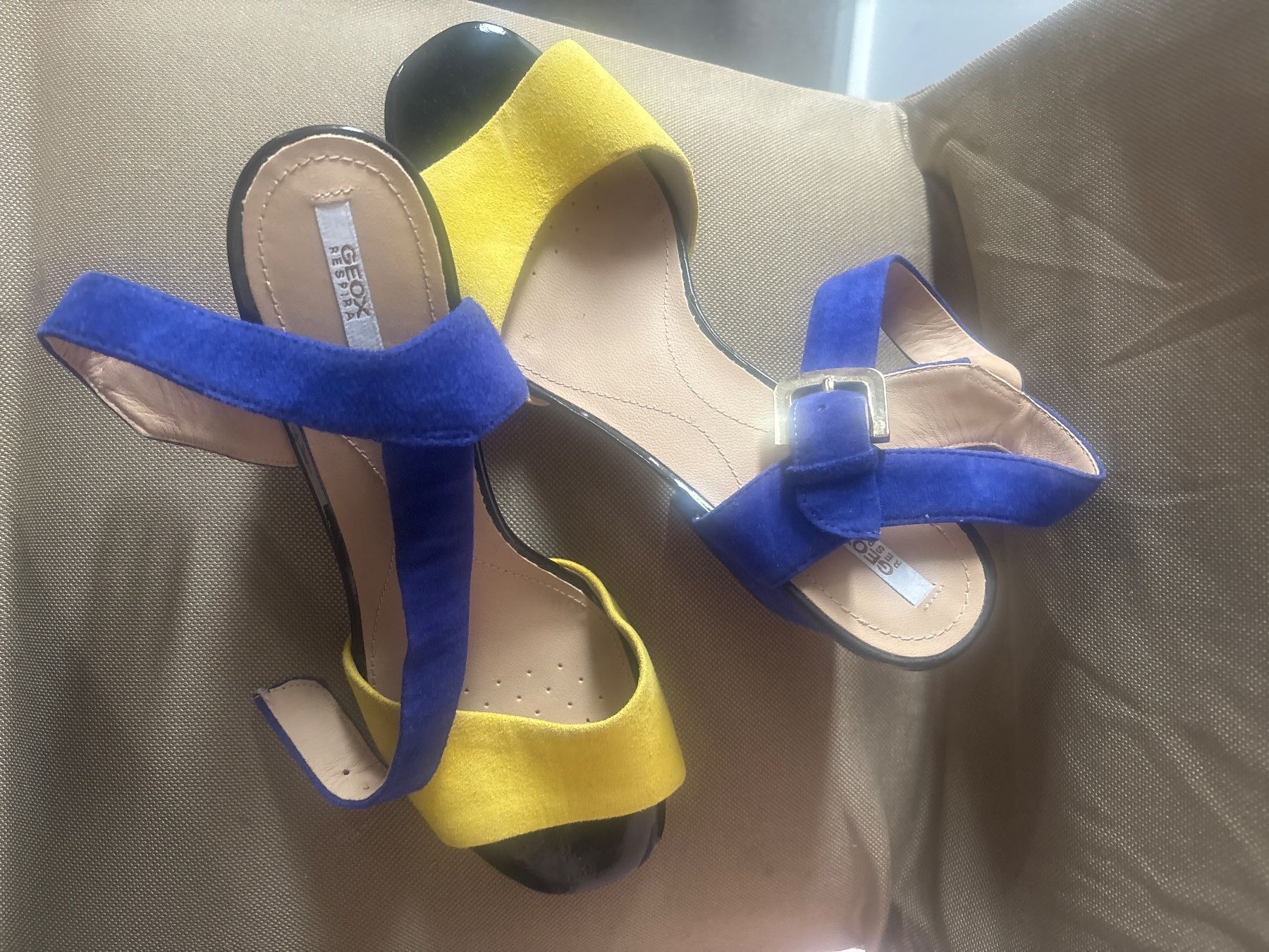 Geox Scarpe da donna: GEOX Bellissimi sandali gialli e blu n.39 – Usato da Mendrisio venduto da sba_9kvg