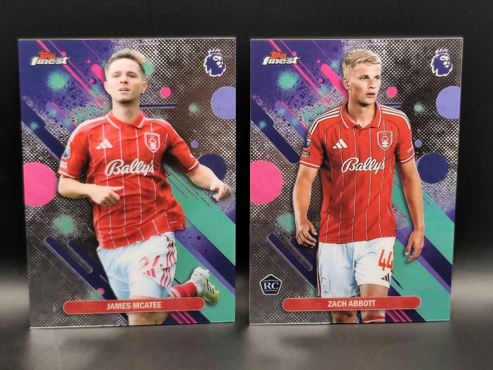 Topps Carte collezionabili: 2x Nottingham Forest Karten - Topps Finest EPL – Usato da Ostermundigen venduto da DaCards