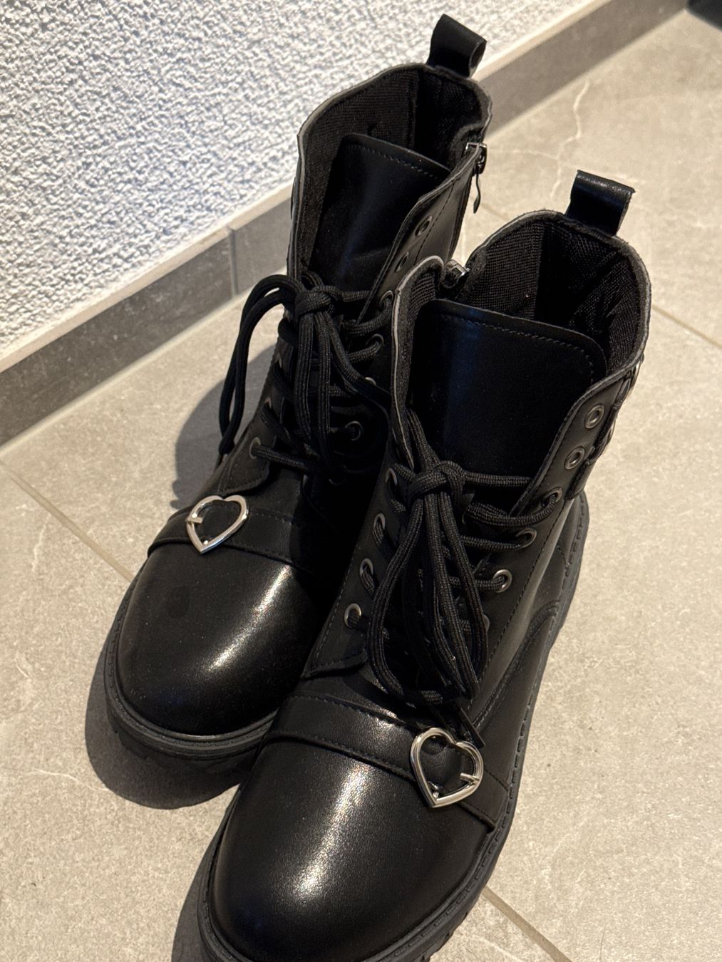 Scarpe da donna: Stiefeletten Schuhe Gr. 39 – Nuovo (secondo la descrizione) da Amriswil venduto da used2use 2