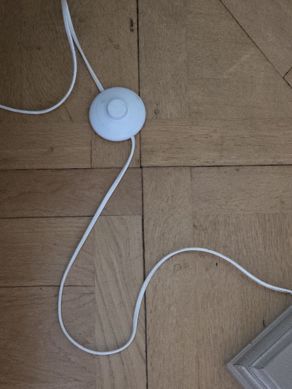 Lampade: Stehlampe - Holz grau mit Stoffschirm  – Usato da Zürich venduto da aez_25sd 4