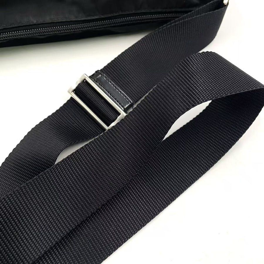 Prada Sacs: Prada Vera Triangle Shoulder Bag – Neuf (Voir description) à Chamoson par Sapoloshop 6