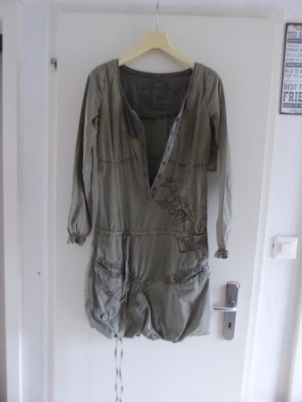 Spezielles Kleid Desigual Oliv Gr 36/38