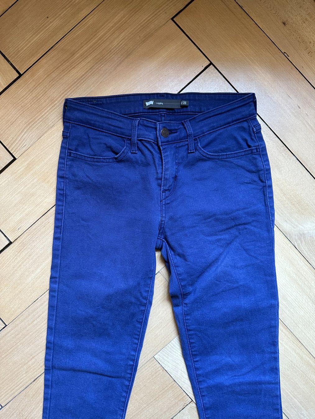 Levi's Jeans: LEVIS - Jeans Jeggings violett W26 – Usato da Zürich venduto da Diazaio 1