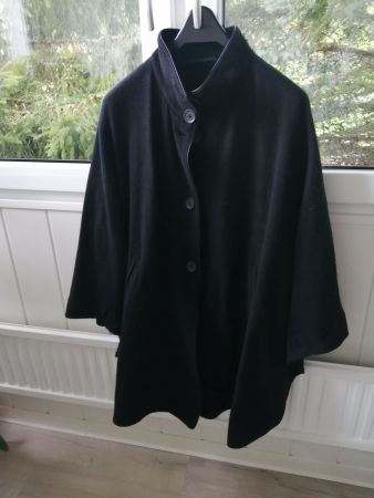 Poncho schwarz, Canda C & A