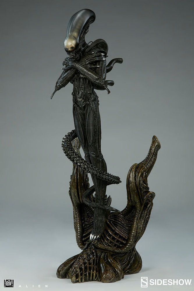 Figuren: HR GIGER - Statue Alien Internecevius Raptus, nummeriert – Gebraucht aus Bern von art-for-sale