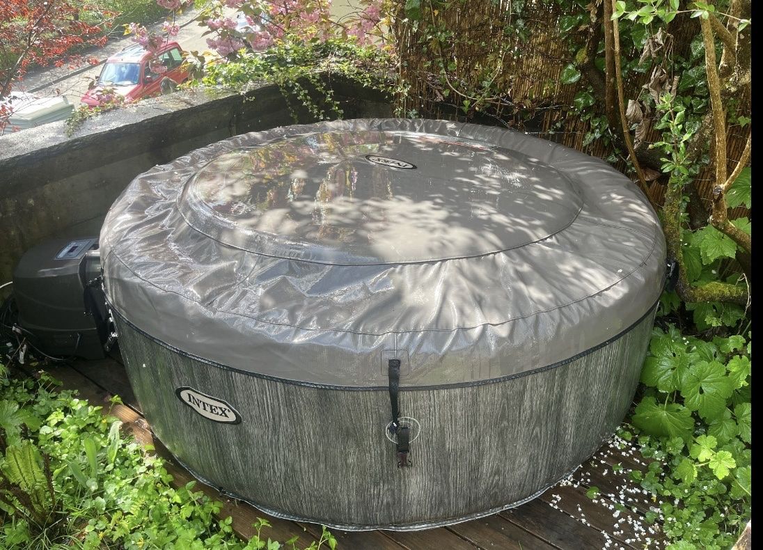 Whirlpool: Intex Pool – Gebraucht aus Basel von dahlen 1