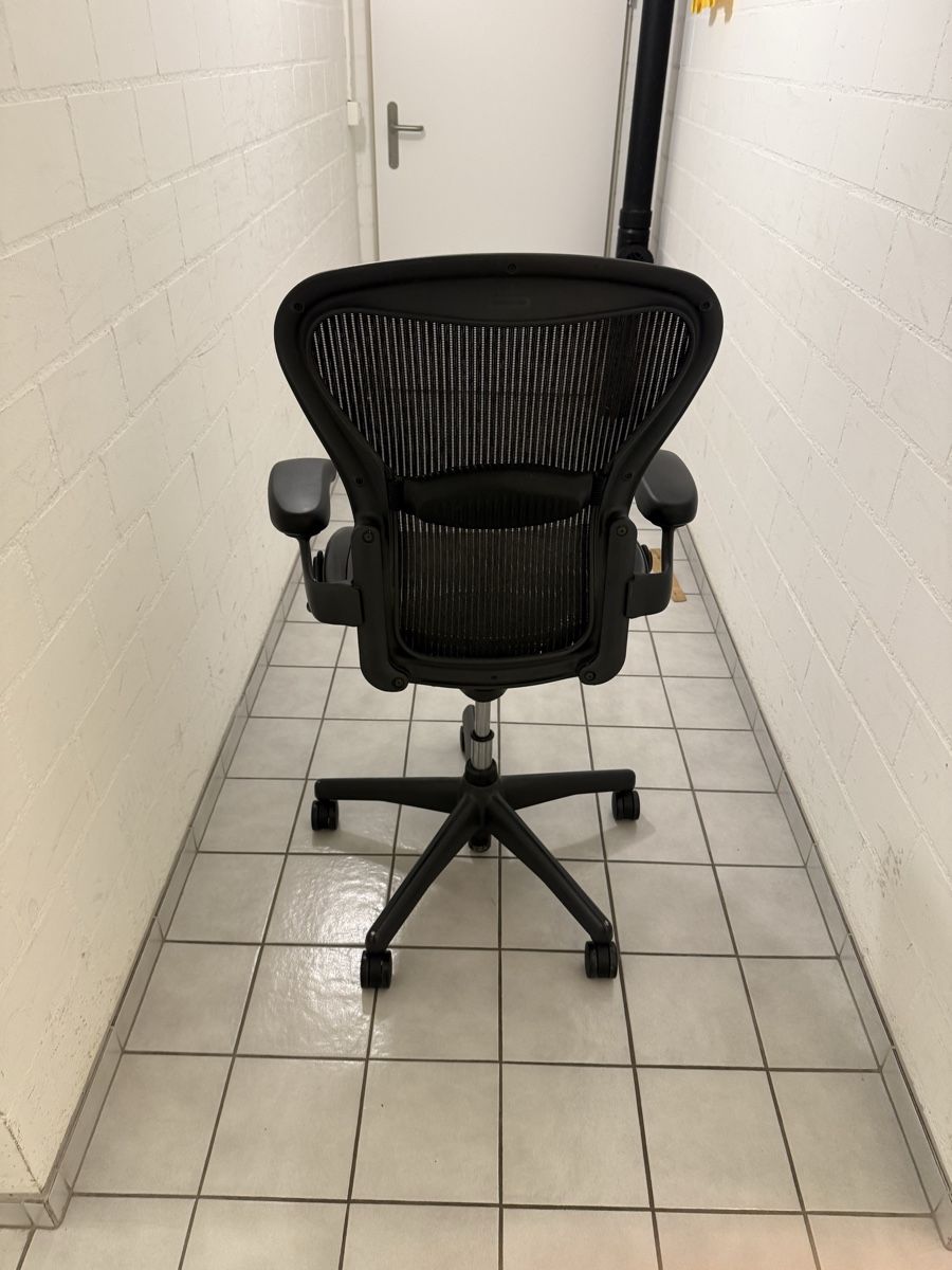 Chaises: Herman Miller Aeron Size B FULL SPEC - Classic – D'occasion à Frauenfeld par Elooooo 3