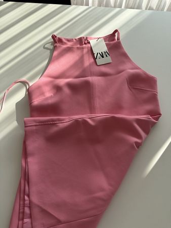 Zara Kleid mit Etikett