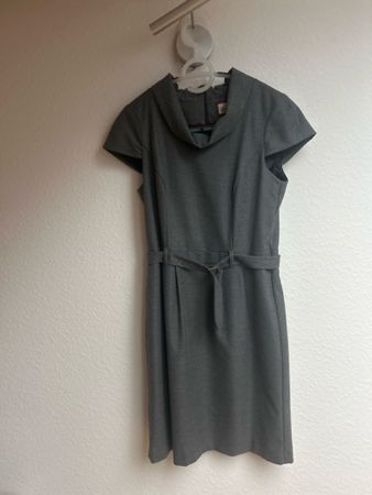 Esprit Kleid grau mit Gürtel Grösse 36 in sehr guter Zustand