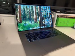MacBook Pro 16 Zoll 2019, i7, 16GB, 1TB, 4GB GPU