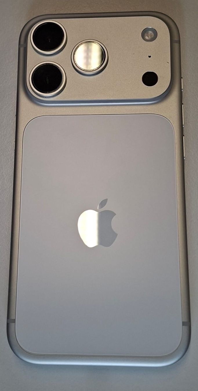 Apple Portables: Iphone 17 pro 512 gb – D'occasion à Chamoson par per_k2l9 1