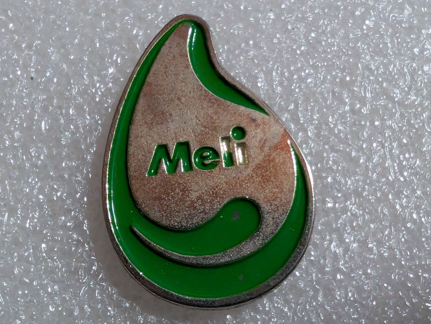 Plaquettes & Badges: Ansteckpin 245: Meli – D'occasion à Oppligen par Pin-Fall-Shop