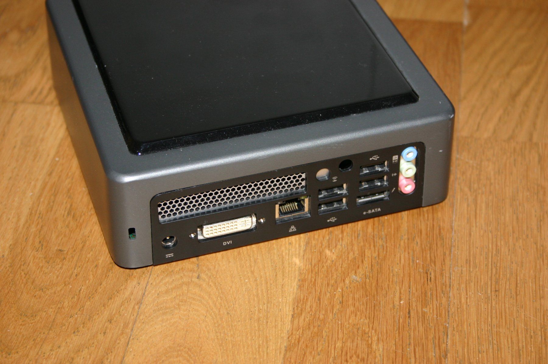 Fujitsu PC: Mini-PC Fujitsu Siemens Esprimo mit Windows 7 – Usato da Stettlen venduto da Bigjm 8