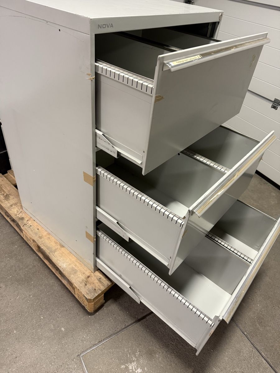 Schränke: Nova Schrank – Gebraucht aus Horriwil von Carrera68 1