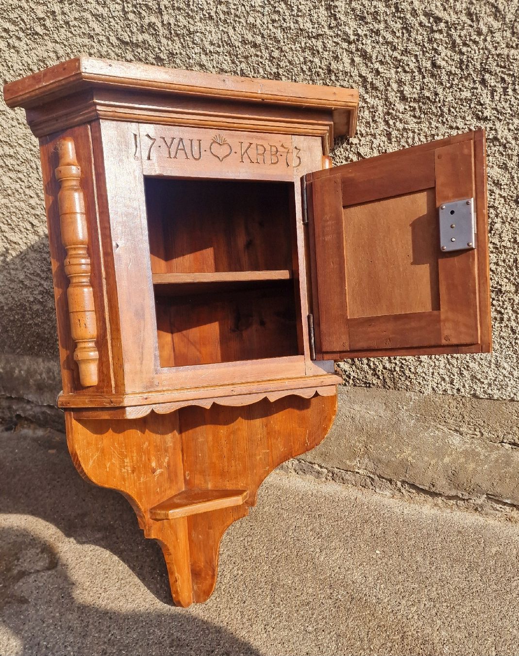 Armadi: Armoire d'angle ancienne – Usato da Lausanne venduto da ama_2fz8 6