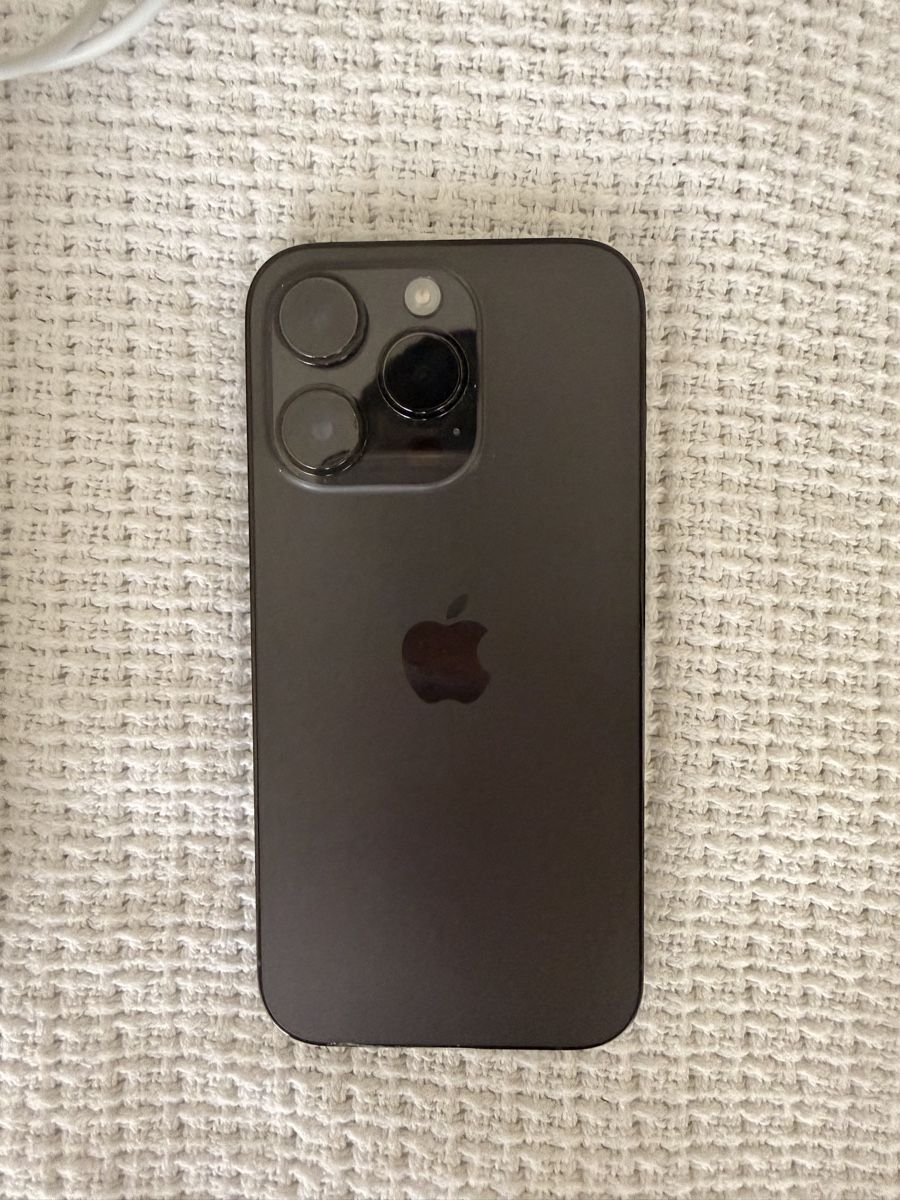 Apple Telefoni cellulari / Smartphones: Apple iPhone 14 Pro schwarz Smartphone mit Ladekabel – Usato da Binningen venduto da Kidcreme0 1