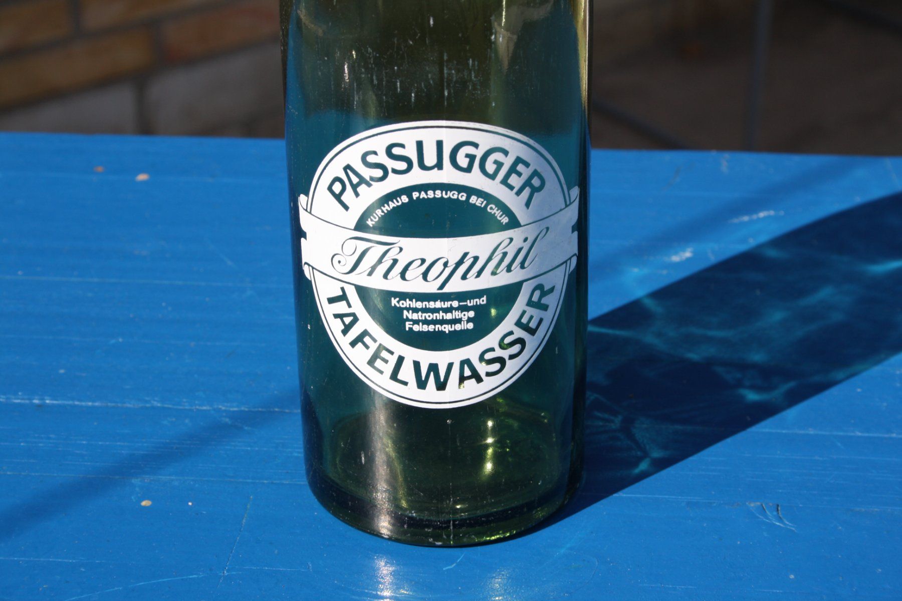 Verres, cruches & bouteilles: PASSUGGER BÜGELFLASCHE – D'occasion à Wauwil par Pneuedy