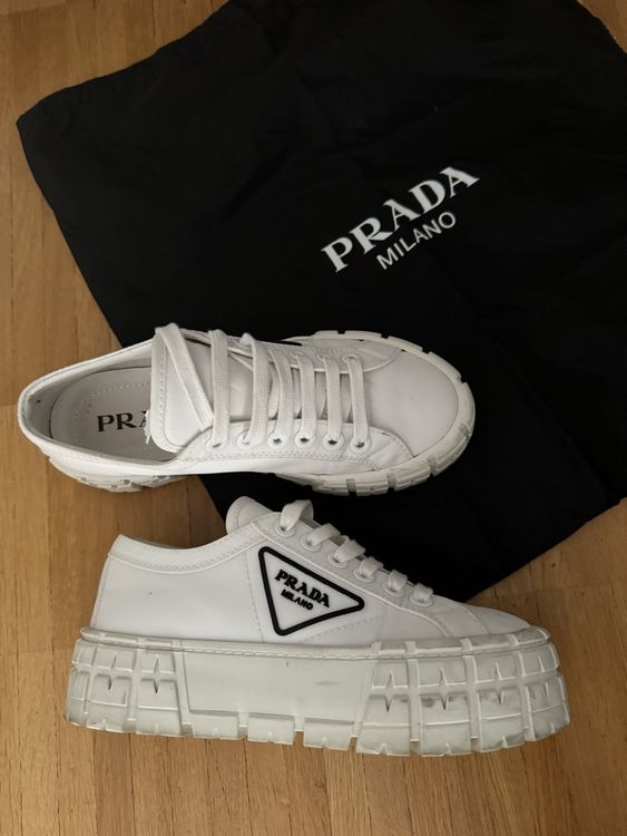 Wunderbar Damen Schuhe Von Prada Ebenbild