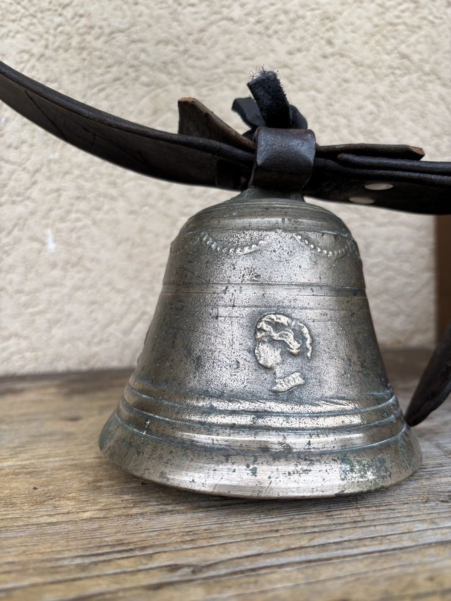 Campanacci mucche: Antikes Glöggli – Usato da Schangnau venduto da Roseggli82 1