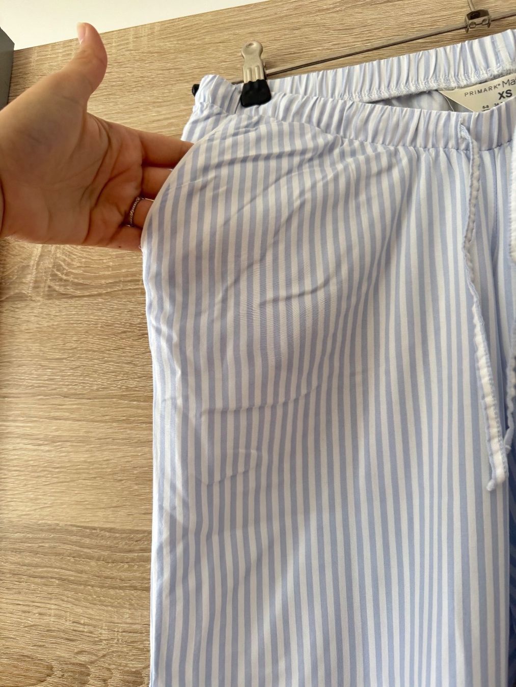 Primark Pantaloni: Pantalon rayé bleu blanc – Nuovo (secondo la descrizione) da Montreux venduto da Iza_81199 1