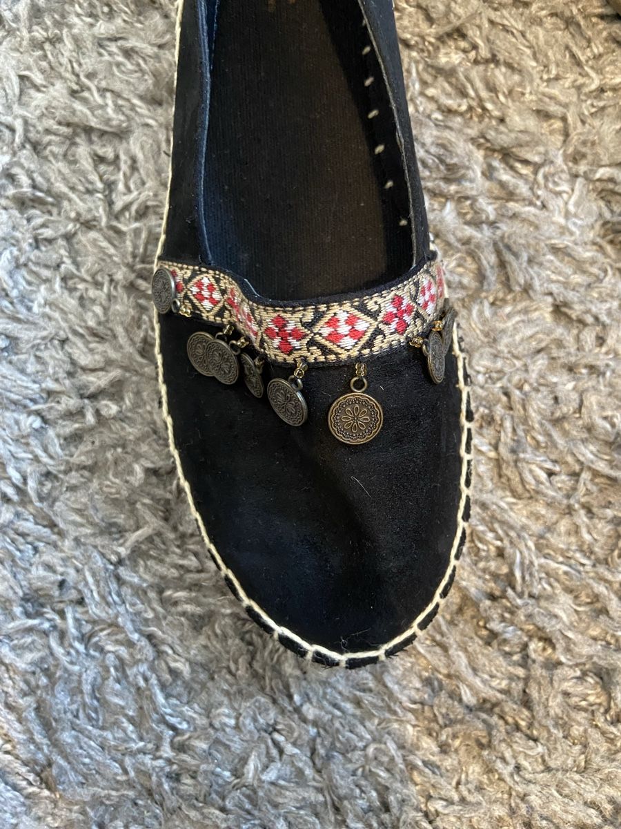 Damenschuhe: Schwarze Espadrilles mit Münzen, Grösse 37 – Gebraucht aus Bern von rah_fpy5 2