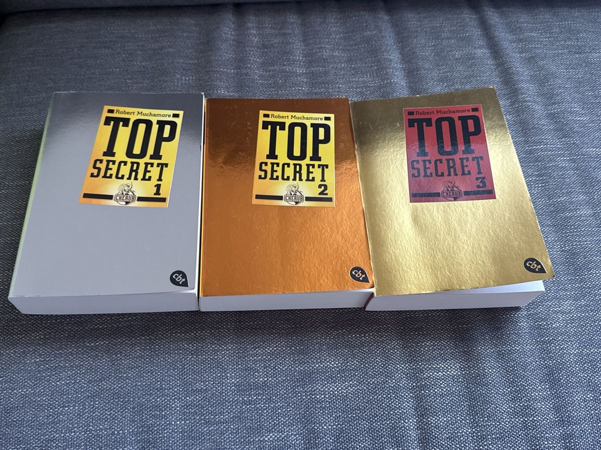 Libri: 3 Top Secret Bücher – Usato da Schötz venduto da hofri