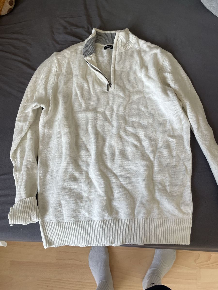 Maglioni & Felpe:  Pullover weiss mit Reissverschlusser – Usato da Niederhelfenschwil venduto da ani_9c5z 1