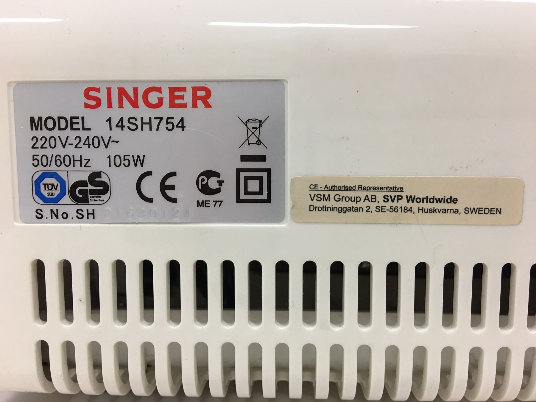 Singer Macchine da cucire: Singer 14SH754 Overlock mit Zubehör neu – Nuovo e nell'imballaggio originale da Olten venduto da ELHANDEL 2