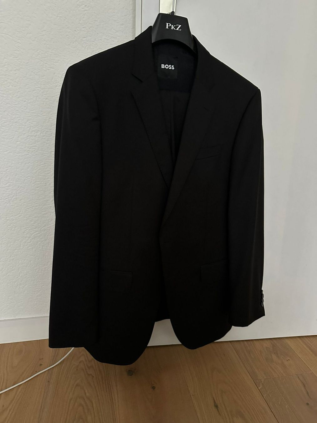 Hugo Boss Completi: Boss Anzug schwarz Gr.50 – Usato da Volketswil venduto da casertana
