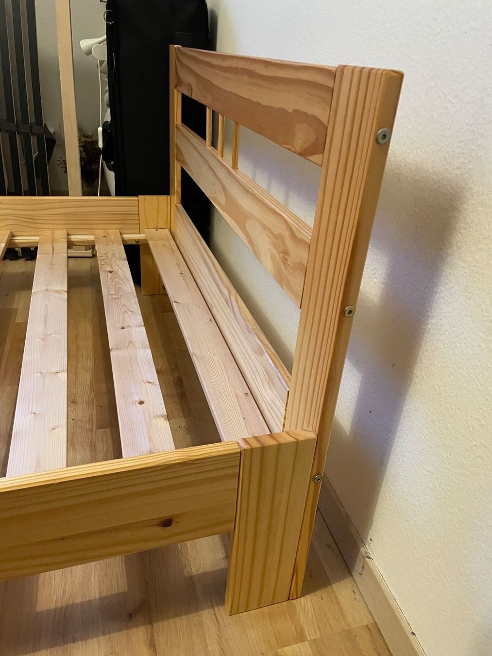 Letti: Bett 1 x 2 m, Nadelholz mit Rollattenrost – Usato da Zürich venduto da heu_hvj2 4