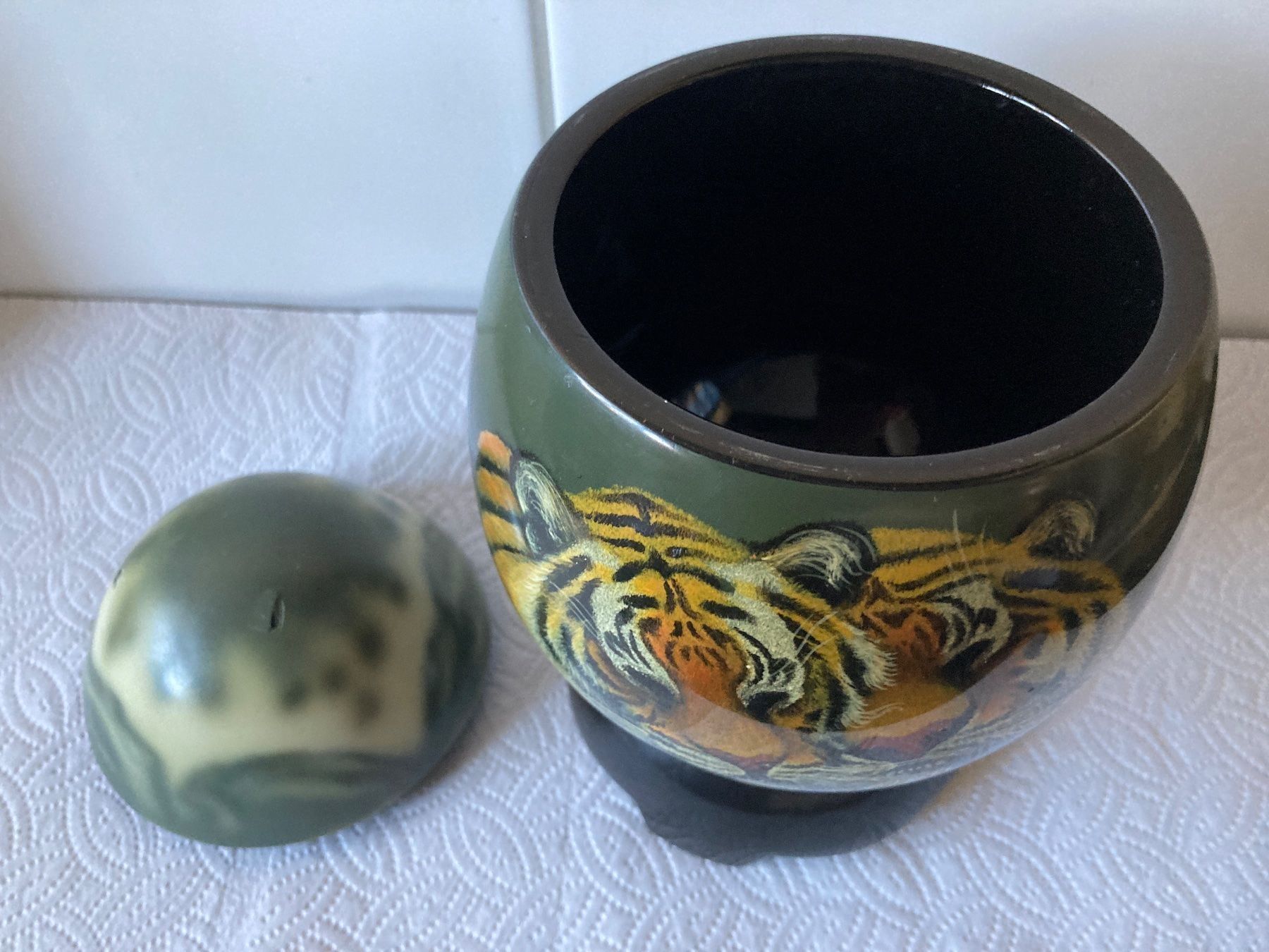 Tutte le decorazioni: Tiger - Dose in Eiform mit Deckel – Usato da Zürich venduto da Chaeffeler 3