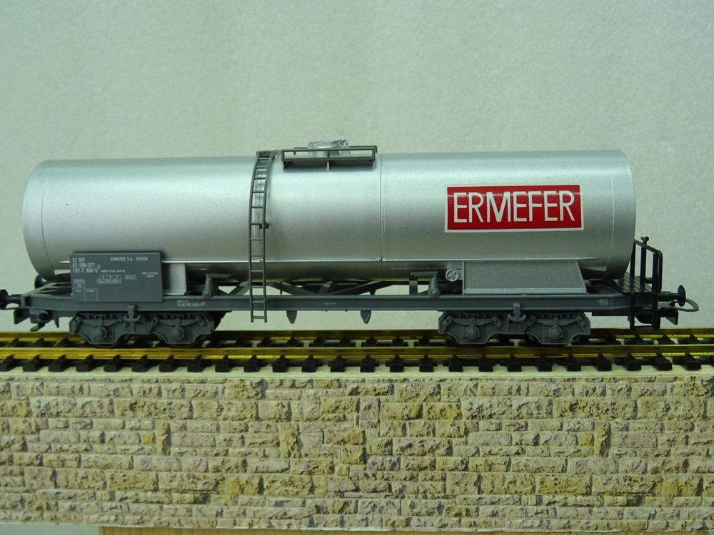 Liliput HO AC : CFF wagon citerne "ESSO" (Gebraucht) in Buttes für CHF