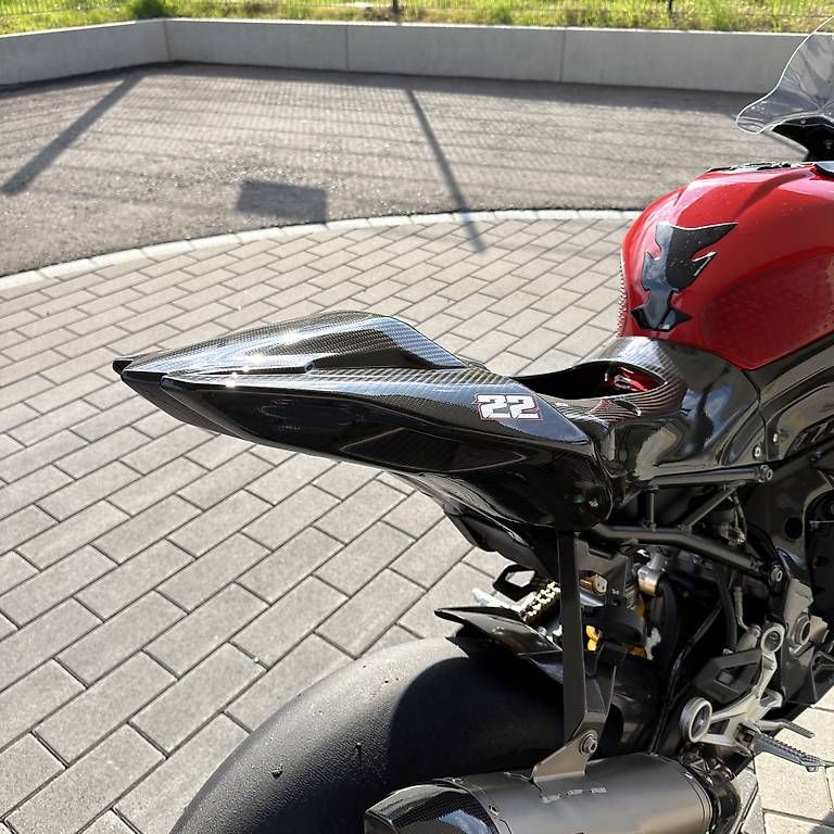 Alle Motorradersatzteile: Bmw Alpha Racing Carbon Höcker – Gebraucht aus Frasnacht von GiancarloVarano 1