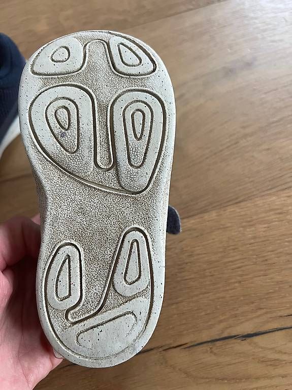 Scarpe per ragazzi: Turnschuh Nike Grösse 25 – Usato da Schwarzenburg venduto da SchoggoLoggo 1