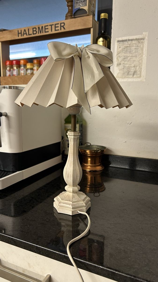 Lampen: Hübsche Nachttischlampe Création V. PIERRE Belgien – Gebraucht aus Rottenschwil von Yoshiworks 6