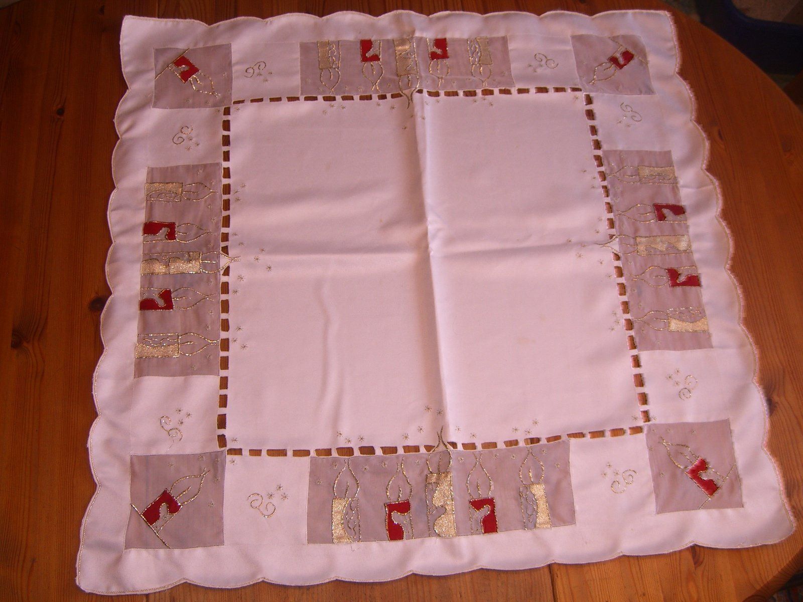 Coperte: hübsche Weihnachts Tischdecke, Polyester – Usato da Winterthur venduto da Ghandi5 3