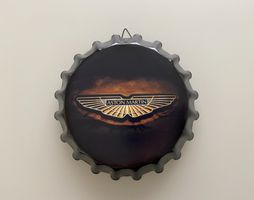 Aston Martin Kronkorken mit Logo
