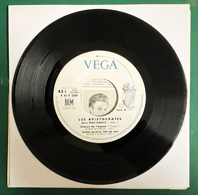 Vinyles: EP: LES ARISTOCRATES feat. MICK HARVEY - 4-Track EP – D'occasion à Frenkendorf par Yard-Sale-2000 2
